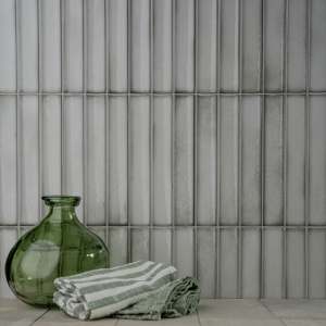 Sakura Fluted 4.5x9 Snow 6.86sf/cs